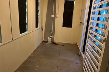 Freehold! Single Storey Terrace House End Lot! Taman Pinang Impian, Melaka for Sale!