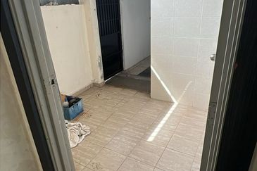 Freehold! Single Storey Terrace House End Lot! Taman Pinang Impian, Melaka for Sale!