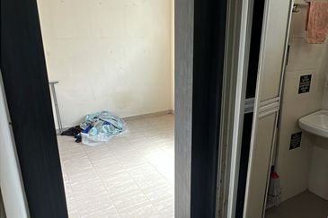 Freehold! Single Storey Terrace House End Lot! Taman Pinang Impian, Melaka for Sale!