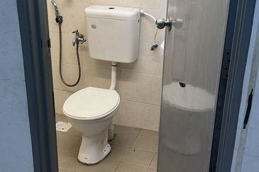 Freehold! Single Storey Terrace House End Lot! Taman Pinang Impian, Melaka for Sale!