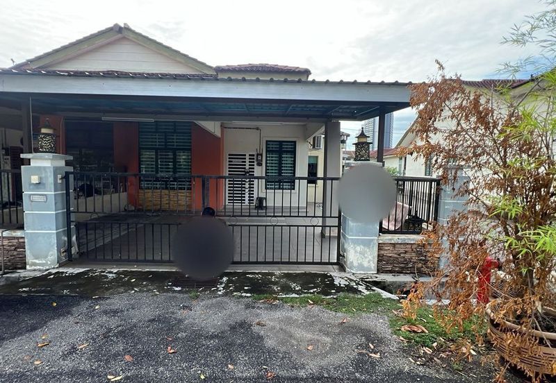 Freehold! Single Storey Terrace House End Lot! Taman Pinang Impian, Melaka for Sale!