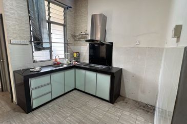 Freehold! Single Storey Terrace House End Lot! Taman Pinang Impian, Melaka for Sale!