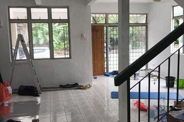 Corner lot! Double Storey Terrace House Taman Seroja, Bandar Baru Salak Tinggi, Sepang for Sale!