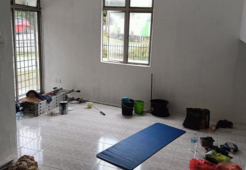 Corner lot! Double Storey Terrace House Taman Seroja, Bandar Baru Salak Tinggi, Sepang for Sale!