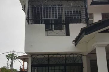 Corner lot! Double Storey Terrace Taman Seroja, Bandar Baru Salak Tinggi, Sepang for Sale Below MV!