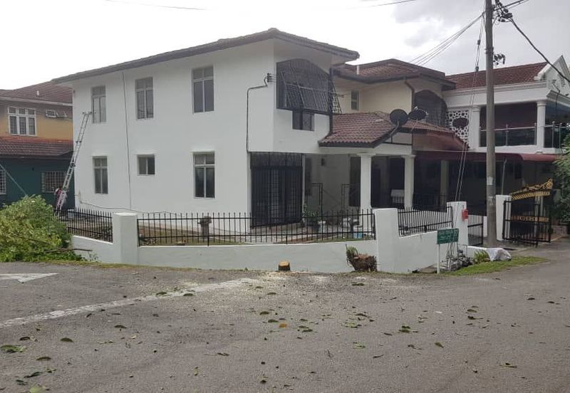 Corner lot! Double Storey Terrace Taman Seroja, Bandar Baru Salak Tinggi, Sepang for Sale Below MV!