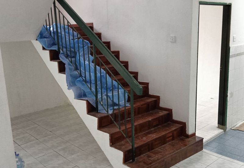 Corner lot! Double Storey Terrace Taman Seroja, Bandar Baru Salak Tinggi, Sepang for Sale Below MV!