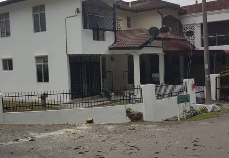 Corner lot! Double Storey Terrace House Taman Seroja, Bandar Baru Salak Tinggi, Sepang for Sale!