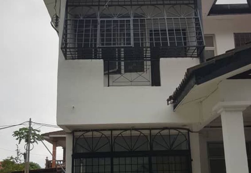Corner lot! Double Storey Terrace House Taman Seroja, Bandar Baru Salak Tinggi, Sepang for Sale!