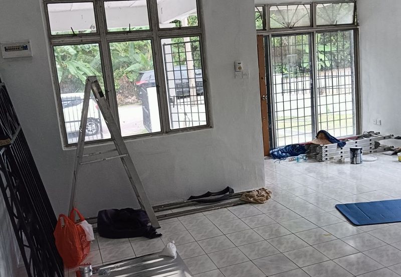 Corner lot! Double Storey Terrace House Taman Seroja, Bandar Baru Salak Tinggi, Sepang for Sale!