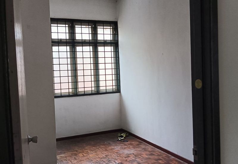 Corner lot! Double Storey Terrace House Taman Seroja, Bandar Baru Salak Tinggi, Sepang for Sale!