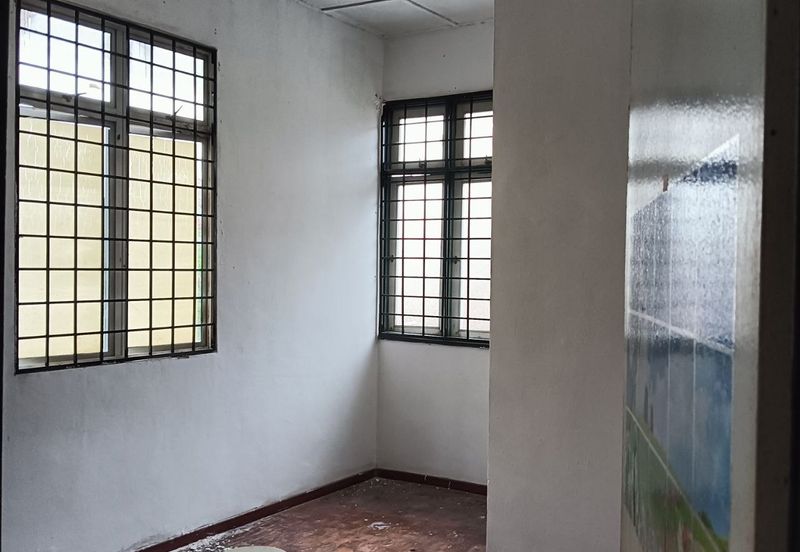 Corner lot! Double Storey Terrace House Taman Seroja, Bandar Baru Salak Tinggi, Sepang for Sale!