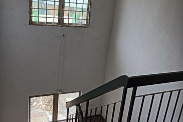 Corner lot! Double Storey Terrace House Taman Seroja, Bandar Baru Salak Tinggi, Sepang for Sale!