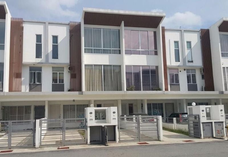 Townhouse Casscadia Taman Tasik Prima, Puchong for Rent!