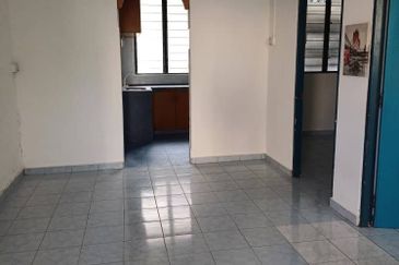 Lower Floor @Level 1 Flat Section 10 Wangsa Maju sebelah Surau Darul Huda for Sale!
