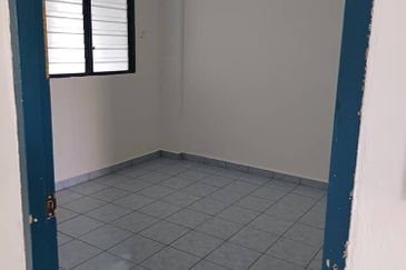 Lower Floor @Level 1 Flat Section 10 Wangsa Maju sebelah Surau Darul Huda for Sale!