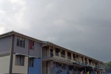 Lower Floor @Level 1 Flat Section 10 Wangsa Maju sebelah Surau Darul Huda for Sale!