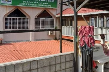 Lower Floor @Level 1 Flat Section 10 Wangsa Maju sebelah Surau Darul Huda for Sale!