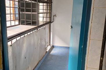 Lower Floor @Level 1 Flat Section 10 Wangsa Maju sebelah Surau Darul Huda for Sale!