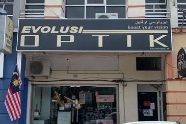 FACING MAIN ROAD ‼️ Double Storey Shoplot Indera Mahkota 8, Kuantan for Sale