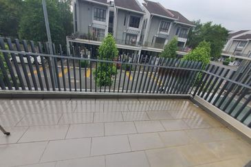 Townhouse Crescent Park Bandar Bukit Mahkota Bangi for Rent!