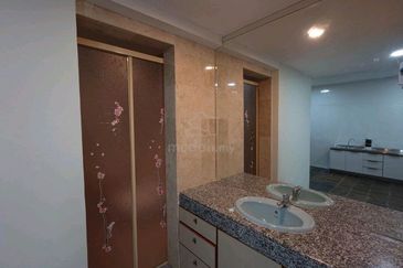 Double Storey Terrace House at Taman Bukit Mewah Kajang for Rent!