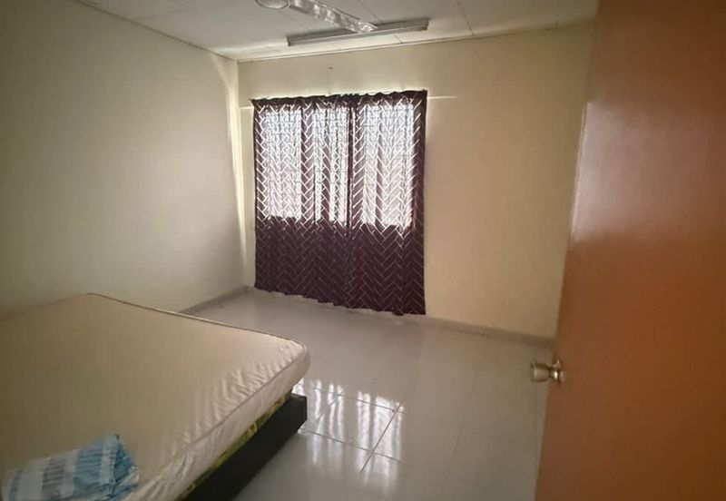 Double Storey Terrace House at Taman Taman Kantan Permai for Rent!