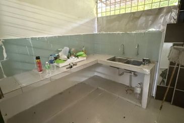 Double Storey Terrace House at Taman Taman Kantan Permai for Rent!