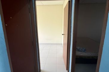 Double Storey Terrace House at Taman Taman Kantan Permai for Rent!
