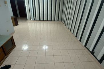 Venice Hills Condo Cheras for Sale!