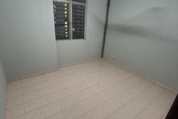 Venice Hills Condo Cheras for Sale!