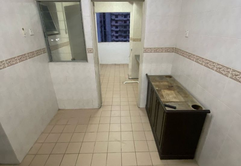 Venice Hills Condo Cheras for Sale!