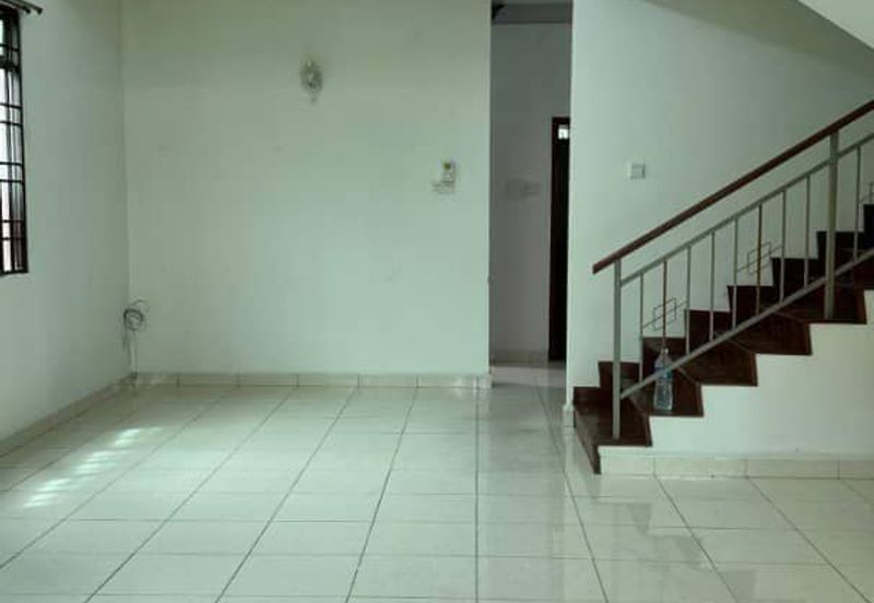 BEST LOCATION! Double Storey Terrace House at Seksyen 9 Bangi for Rent!