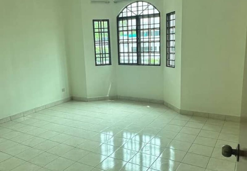 BEST LOCATION! Double Storey Terrace House at Seksyen 9 Bangi for Rent!