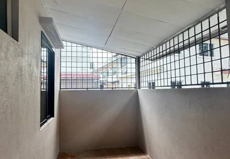 BEST LOCATION! Double Storey Terrace House at Seksyen 9 Bangi for Rent!