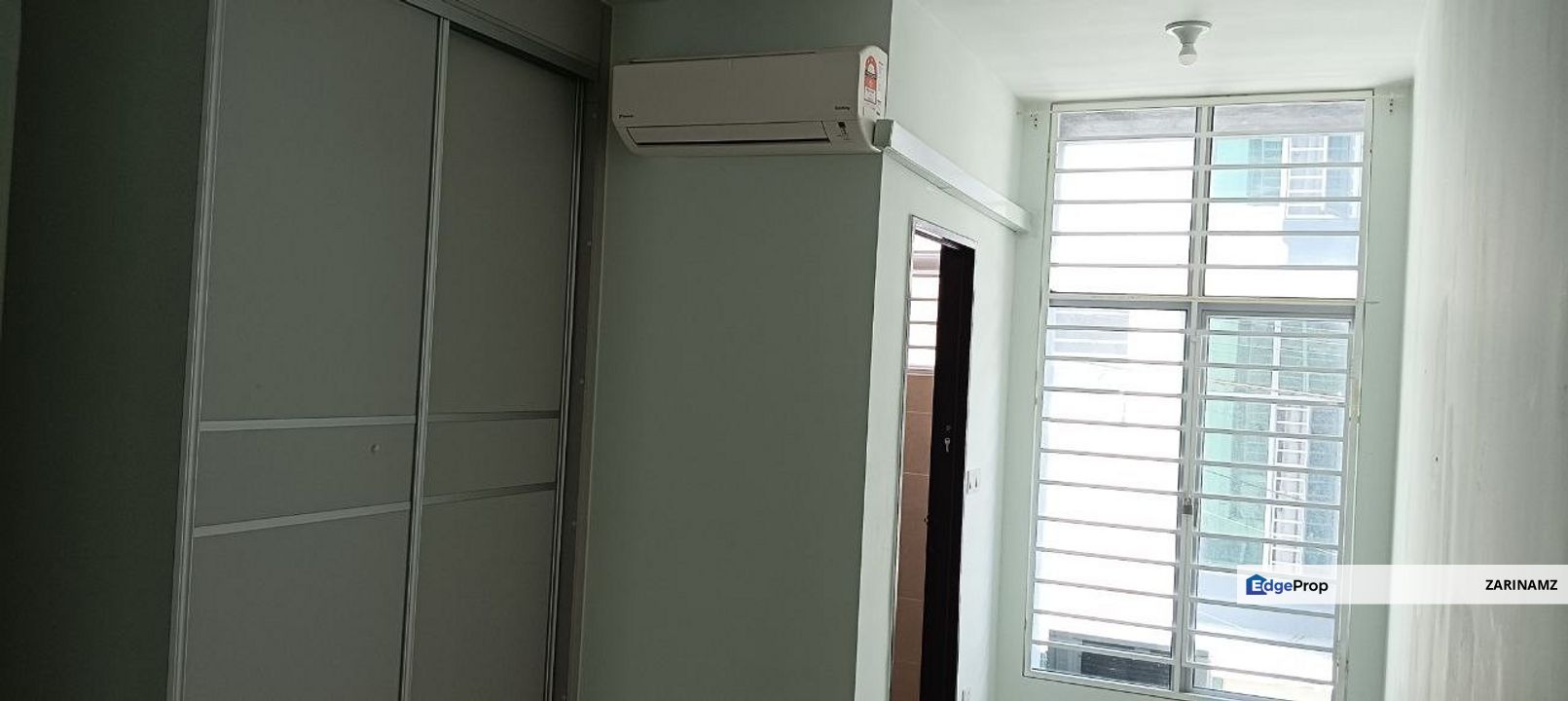 BEST DEAL! 3 STOREY TERRACE BANGI AVENUE SEKSYEN 7 FOR SALE! with Aircond & Water Heater, Selangor, Bangi