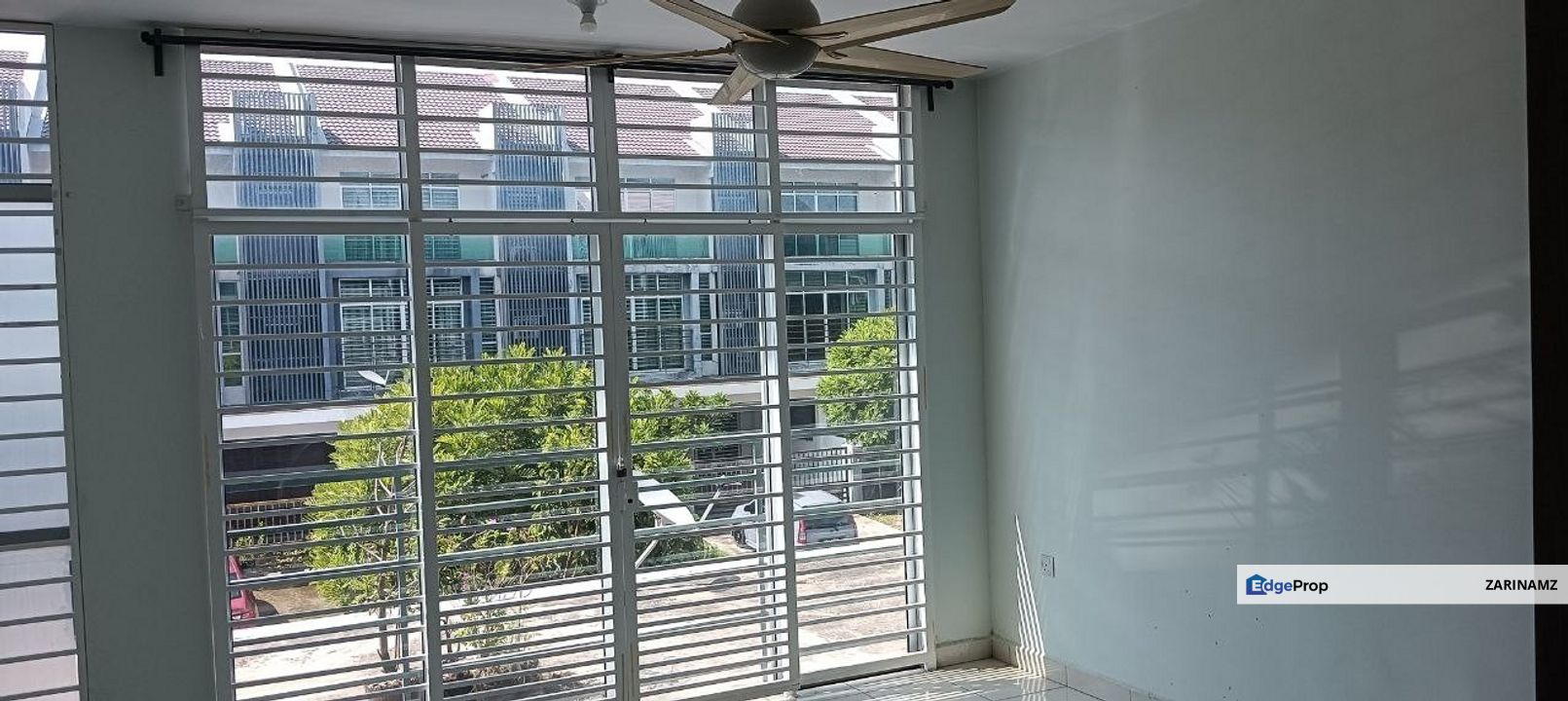 BEST DEAL! 3 STOREY TERRACE BANGI AVENUE SEKSYEN 7 FOR SALE! with Aircond & Water Heater, Selangor, Bangi