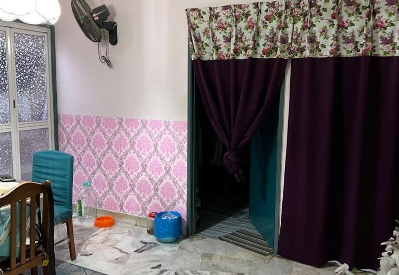 HOT SELLING BELOW MV! Block G Baiduri Apartment Desa Pandan for Sale!