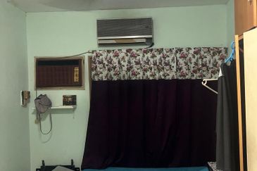 HOT SELLING BELOW MV! Block G Baiduri Apartment Desa Pandan for Sale!