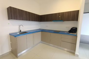 HOT LOCATION! Henna Residence for Rent!