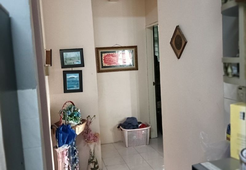 BEST LOCATION! Bungalow at Jalan Seri Teruntum Tanah Putih Kuantan Pahang for SALE!