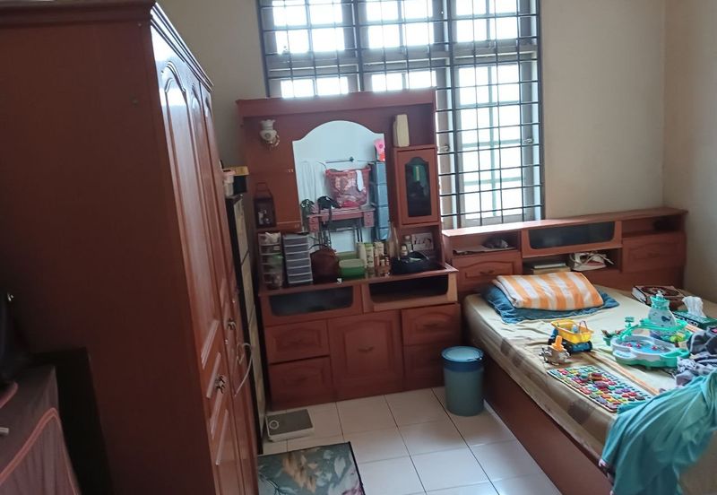BEST LOCATION! Bungalow at Jalan Seri Teruntum Tanah Putih Kuantan Pahang for SALE!