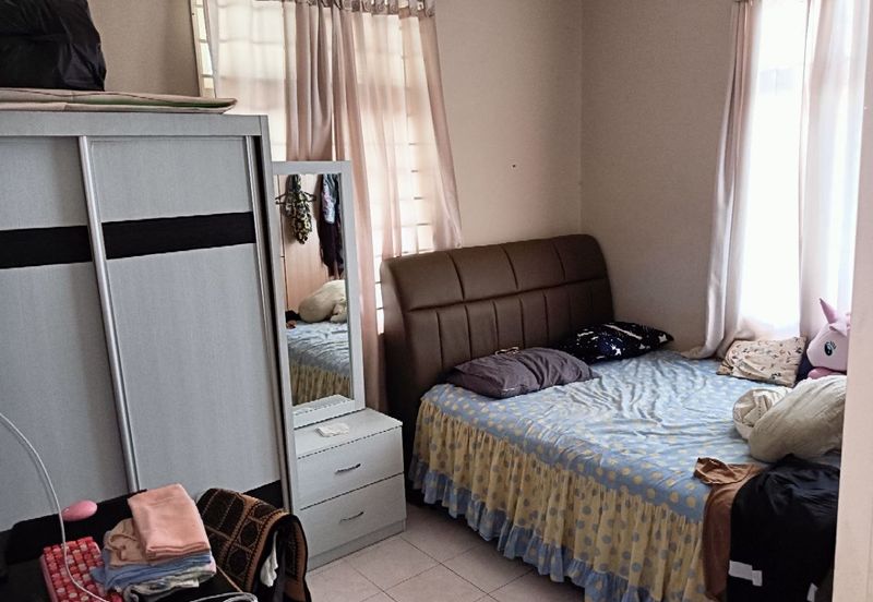 BEST LOCATION! Bungalow at Jalan Seri Teruntum Tanah Putih Kuantan Pahang for SALE!