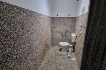 BEST DEAL! Landed House at Sungai Balak Kajang for RENT!