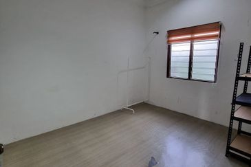 BEST DEAL! Landed House at Sungai Balak Kajang for RENT!