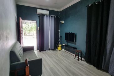 BEST DEAL! Landed House at Sungai Balak Kajang for RENT!