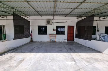 BEST DEAL! Landed House at Sungai Balak Kajang for RENT!