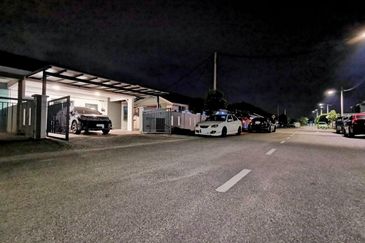 HOT DEAL! Semi Detached House at Taman Desa Salak Pekerti, Salak Tinggi, Sepang for SALE!