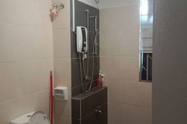 Fully Furnished! Double Storey Terrace at Serene Heights Bangi (Camelia Type) for RENT!