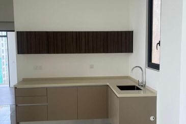 Henna Residence @ The Quartz